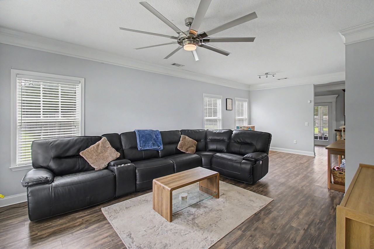 151 Lincoln Way Ne #1 - Photo 2 of 37