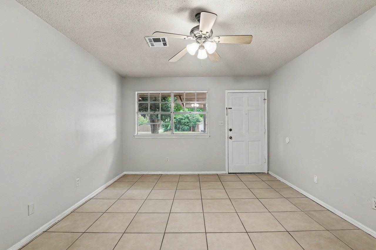 1301 Amhurst Ave #1 - Photo 6 of 31