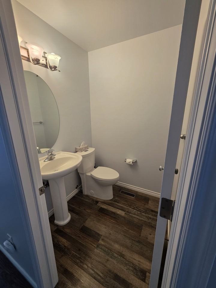 445 Bayfield Cres #137 - Photo 3 of 17