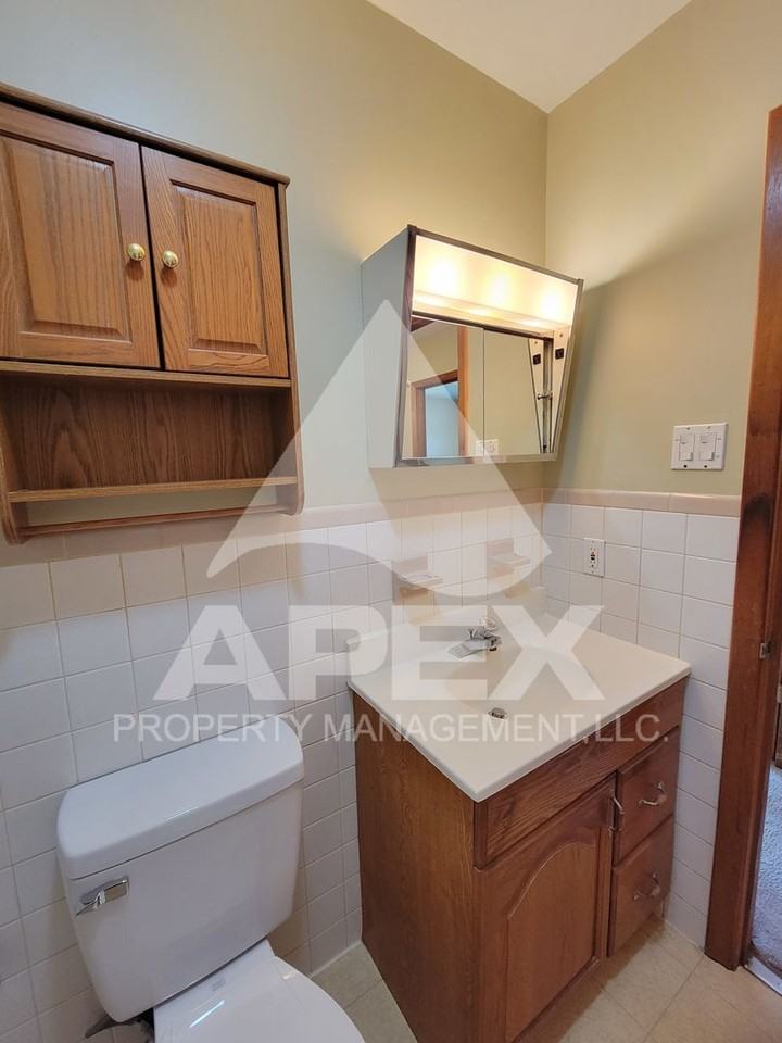 Elmwood Apartments - Photo 7 of 11