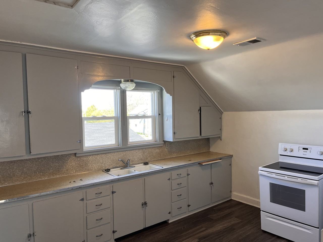 535 Menasha St #537A - Photo 2 of 6