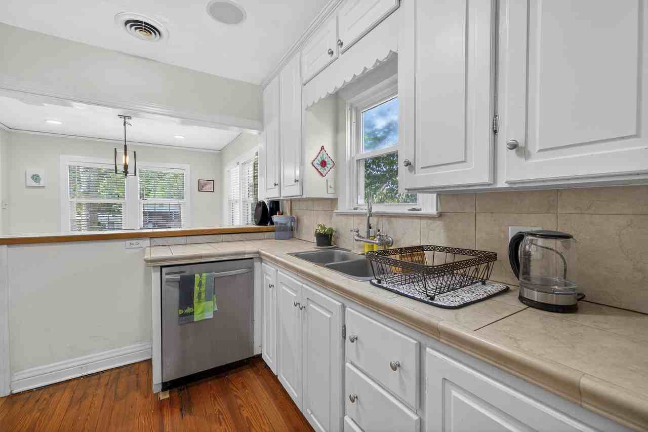 712 Shell St #1 - Photo 6 of 30