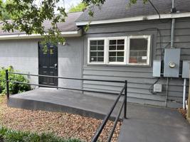 featured image of 407 W Moore St