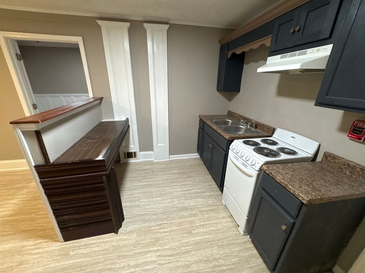407 W Moore St - Photo 5 of 19