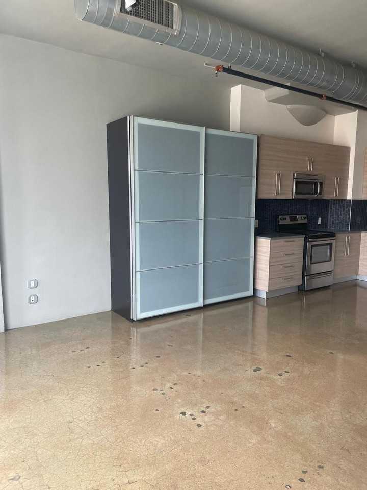 819 Santee St - Photo 2 of 3