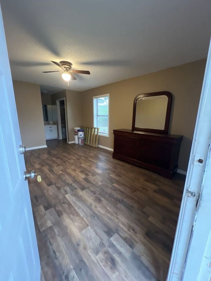 1109 Shasta Dr - Photo 2 of 5