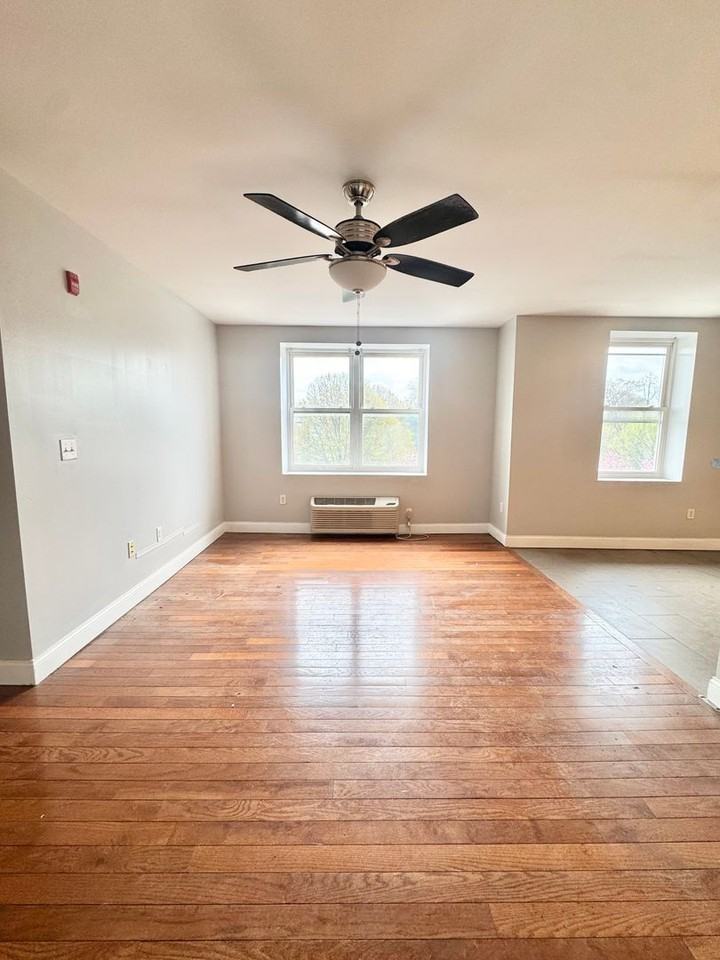 5700 Ogontz Ave. - Photo 6 of 22