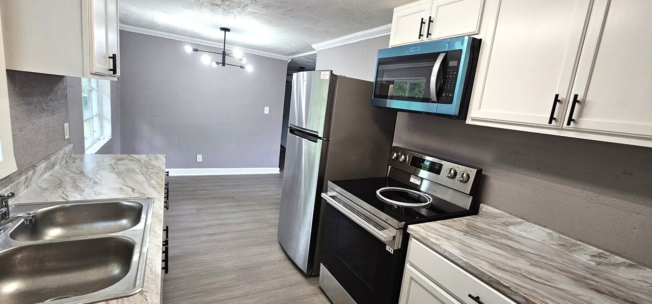 1001 Burton Ave #1 - Photo 7 of 17