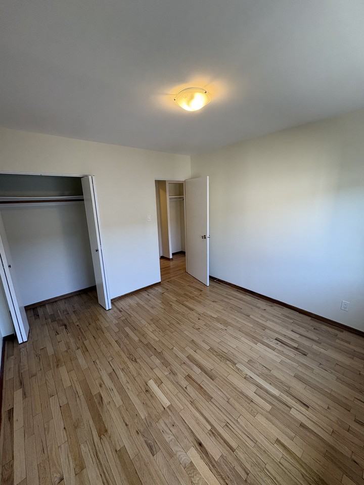 2150 Cadboro Bay Rd #32 - Photo 4 of 17