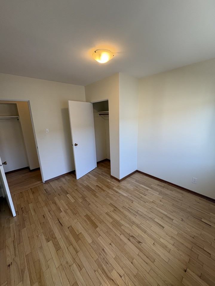 2150 Cadboro Bay Rd #32 - Photo 7 of 17