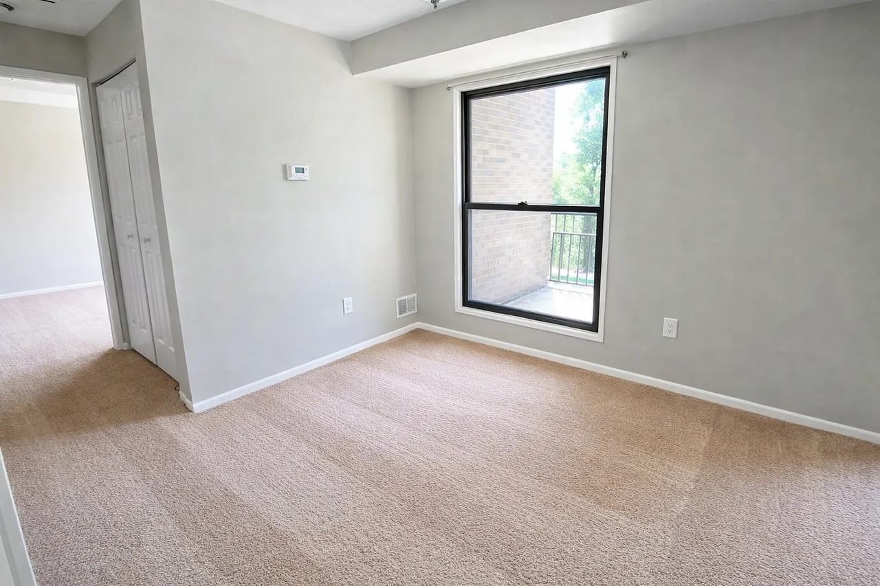5560 LIBRARY ROADAPARTMENT 204 #5560-204 - Photo 4 of 7