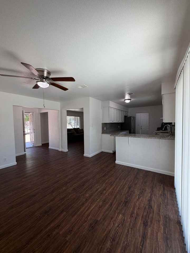 7676 Hemlock Ave - Photo 5 of 23