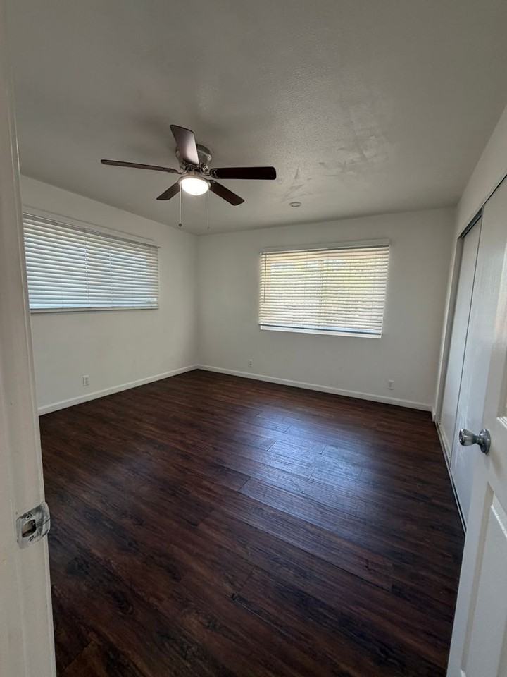 7676 Hemlock Ave - Photo 6 of 23