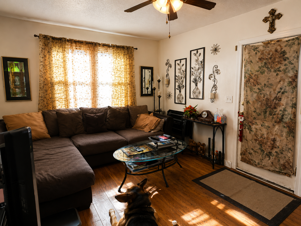 12 Plew Ave #1 - Photo 2 of 6