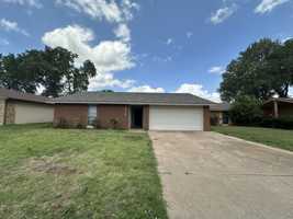 featured image of 2318 Double Tree Ln #1