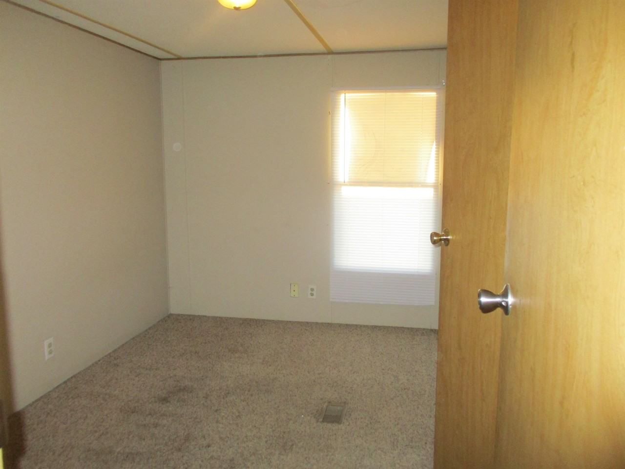 413 Debby St #1 - Photo 4 of 19