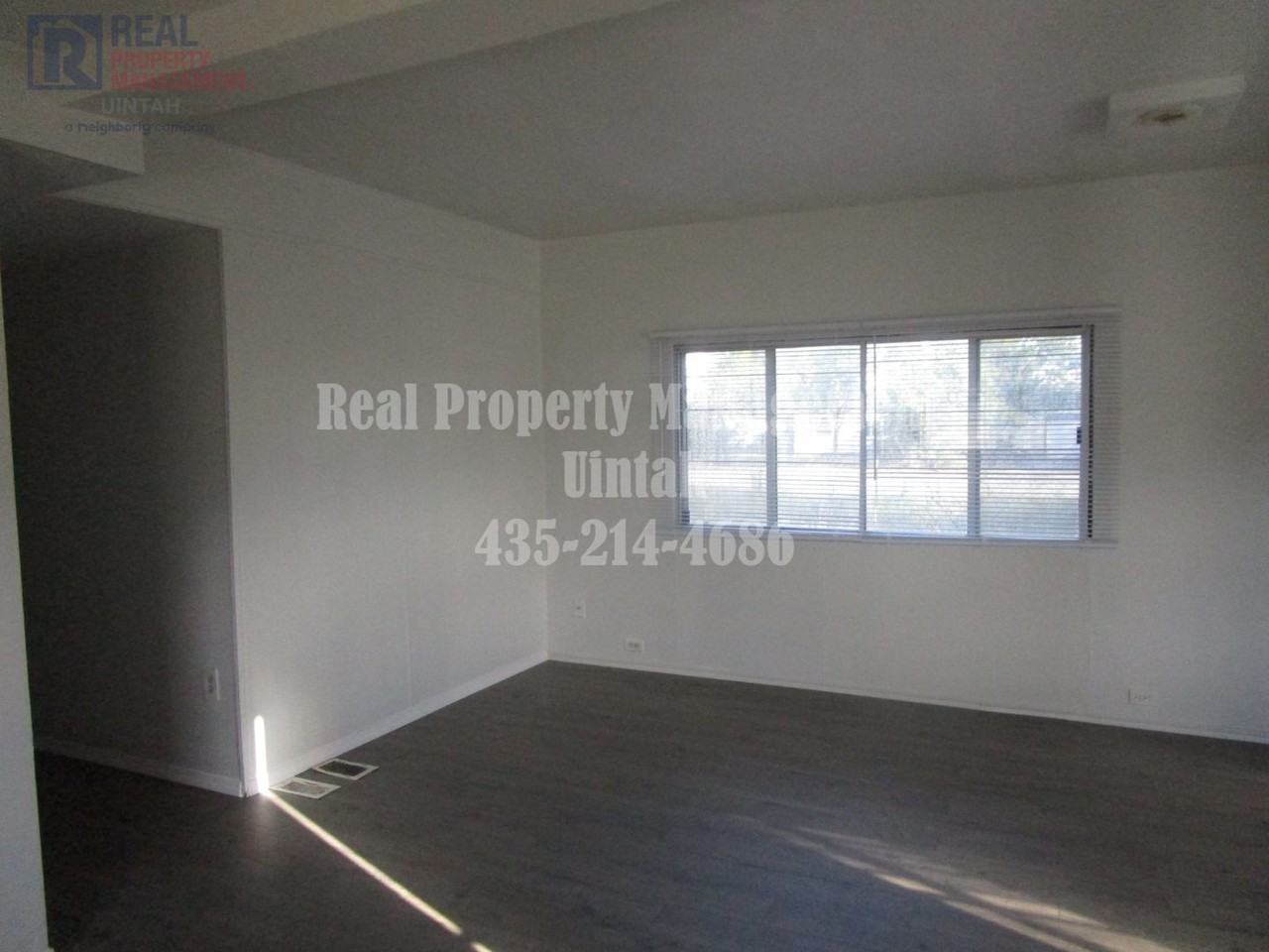 85 N 300 E - Photo 2 of 10