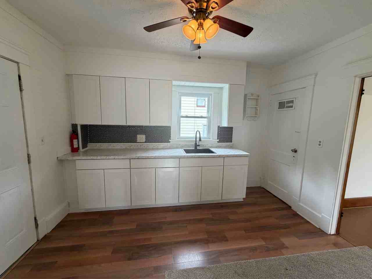 316 Bonnie Brae Ave Se #1 - Photo 5 of 13