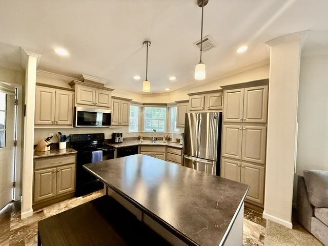 47 Valley Dr #1 - Photo 5 of 20