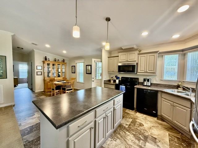 47 Valley Dr #1 - Photo 6 of 20