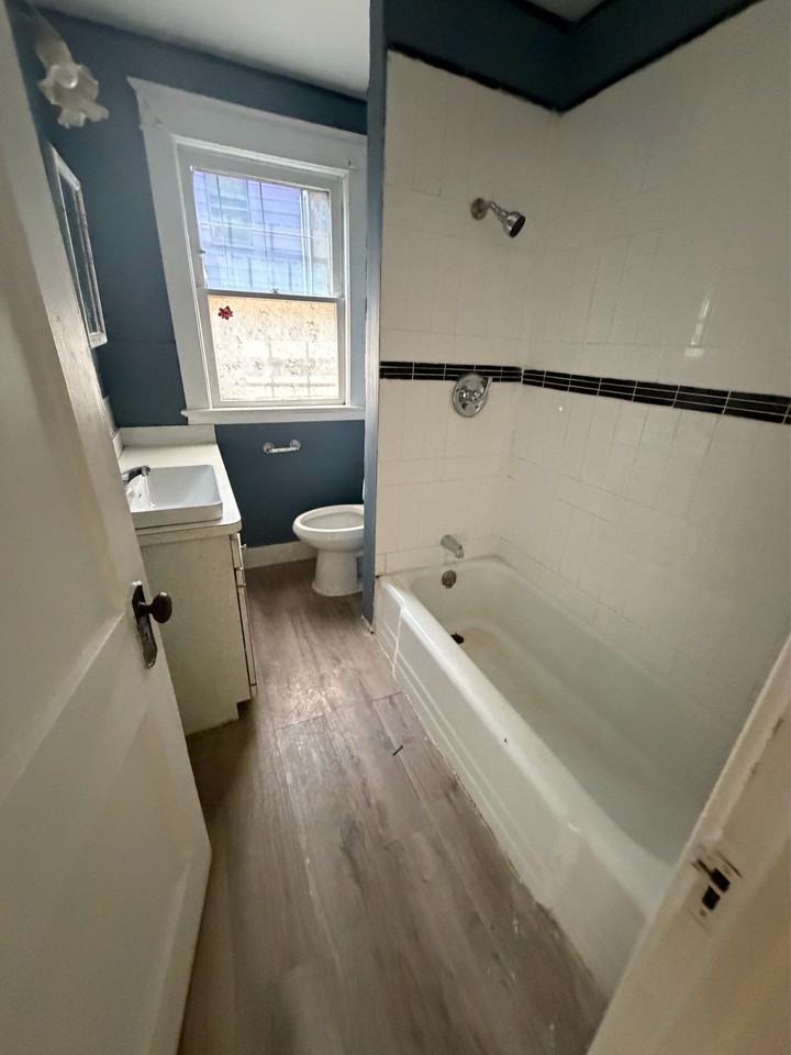 1448 Ohio Ave #1 - Photo 7 of 8