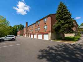 featured image of 3024 W Queen Ln