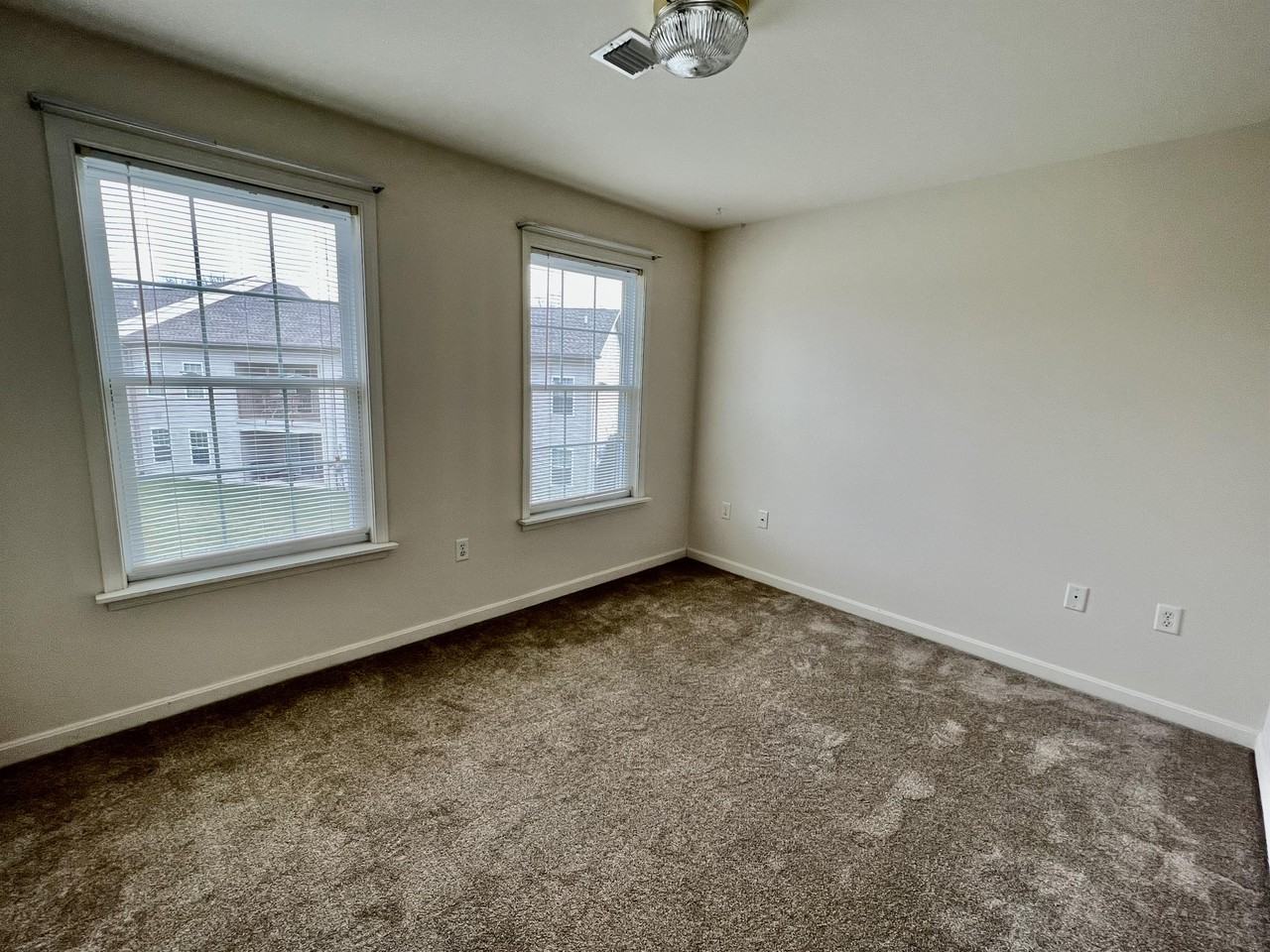 136 Hiddenwood Dr #1 - Photo 6 of 11