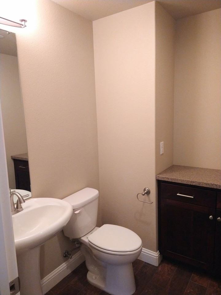 1377 Browning St #B - Photo 4 of 17