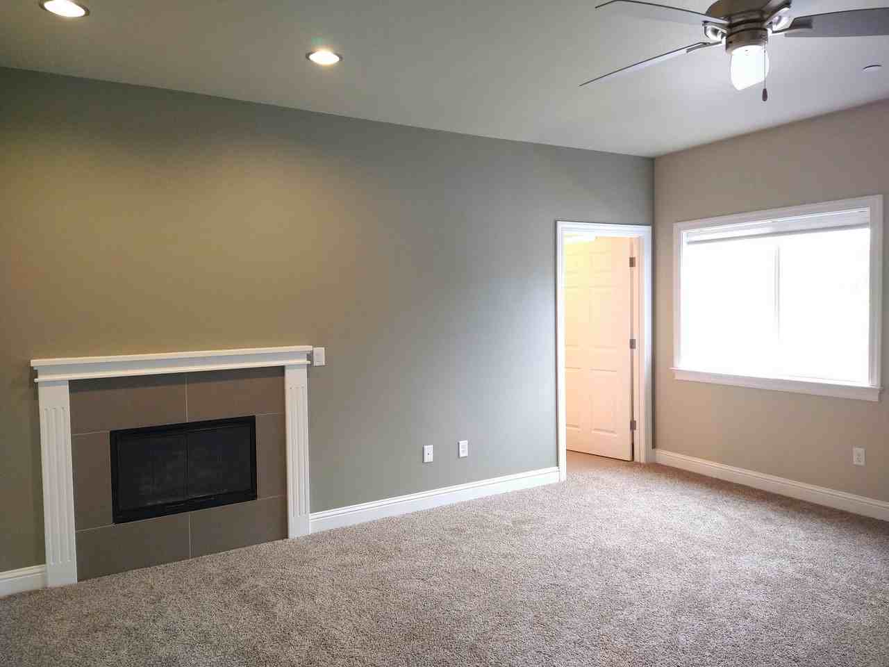 1377 Browning St #B - Photo 6 of 17