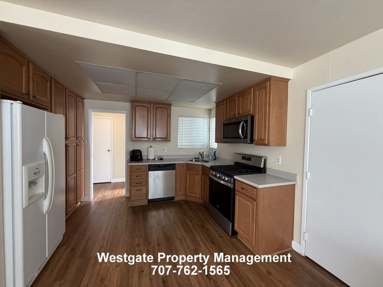 1729 Kearny St - Photo 2 of 17