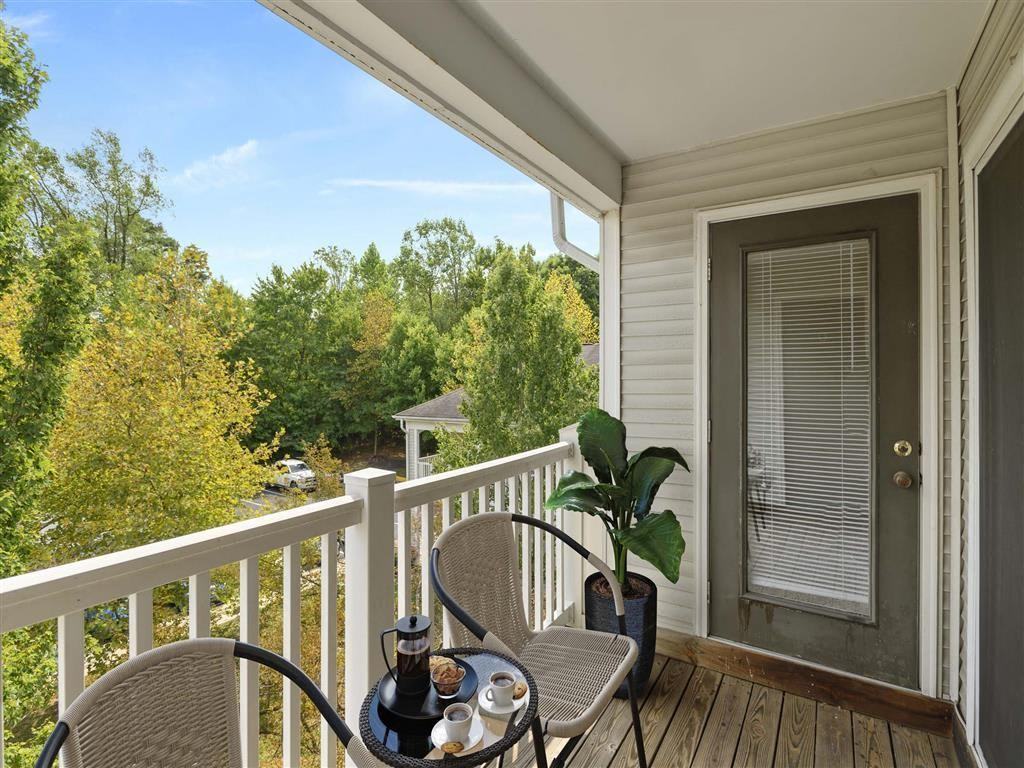 8500 Summit View Rd - Photo 5 of 35