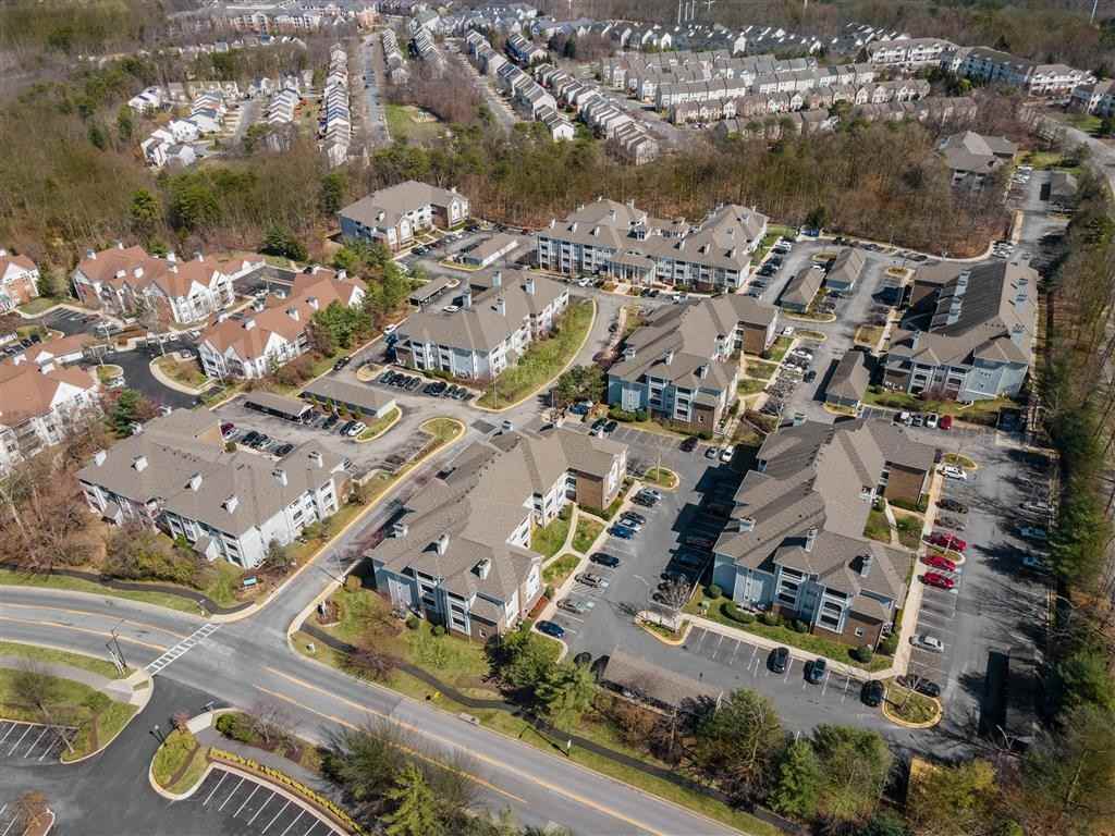 8500 Summit View Rd - Photo 4 of 35