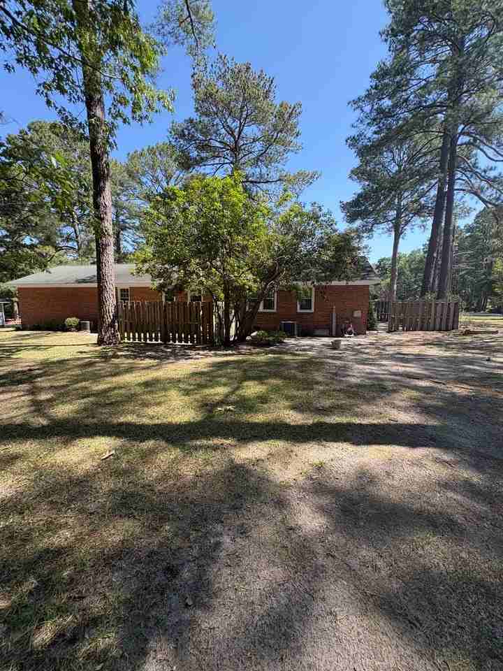 11200 Southgates Dr - Photo 2 of 13