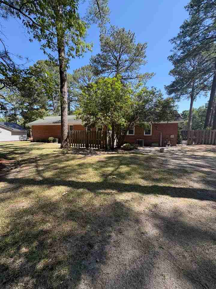 11200 Southgates Dr - Photo 3 of 13