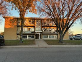 443 Lorne St N #17 - Photo 1 of 1