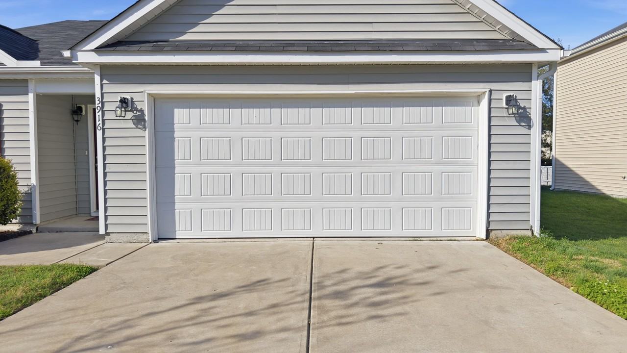 3916 Sabre Ln #1 - Photo 4 of 36