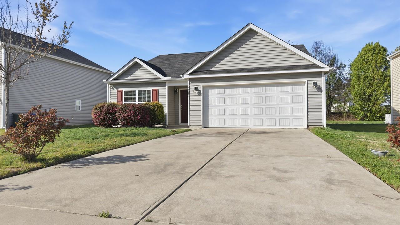 3916 Sabre Ln #1 - Photo 5 of 36