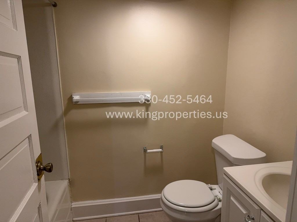 418 Lincoln Ave Nw #1 - Photo 6 of 7