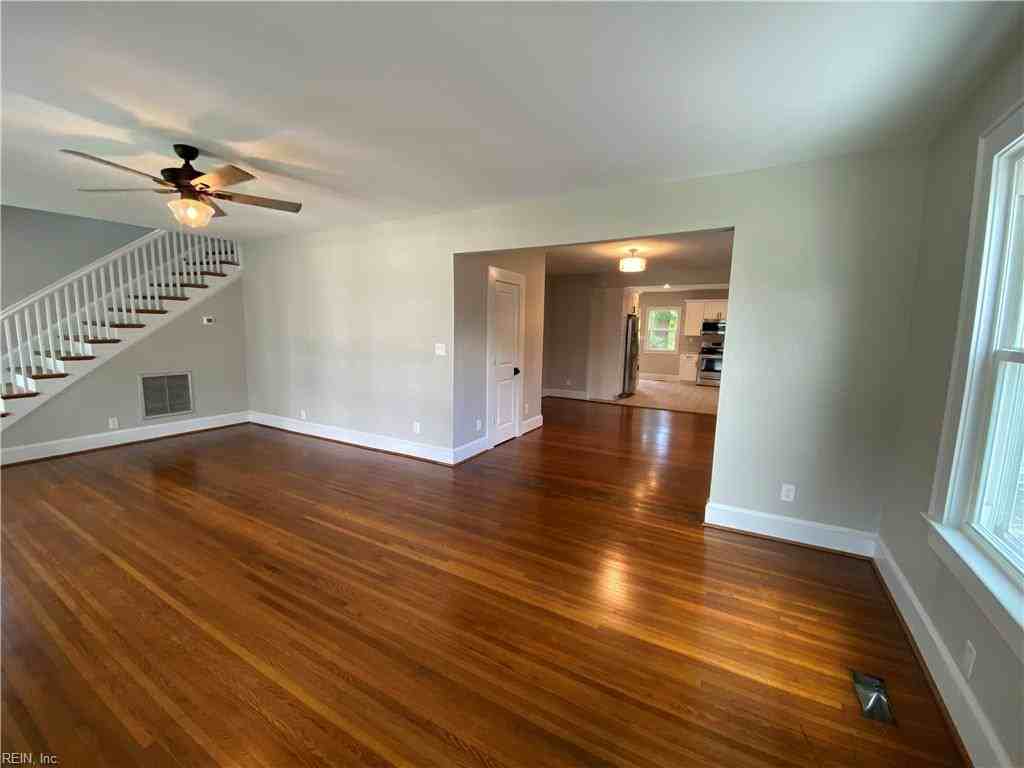 316 Roselynn Ln #1 - Photo 3 of 12