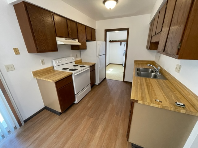 839 Illinois Ave #102 - Photo 4 of 9