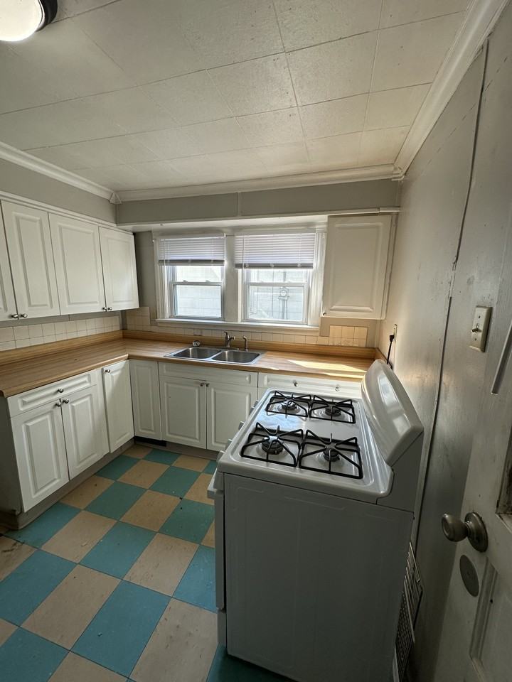 1531 Johnson Ave #1 - Photo 7 of 17