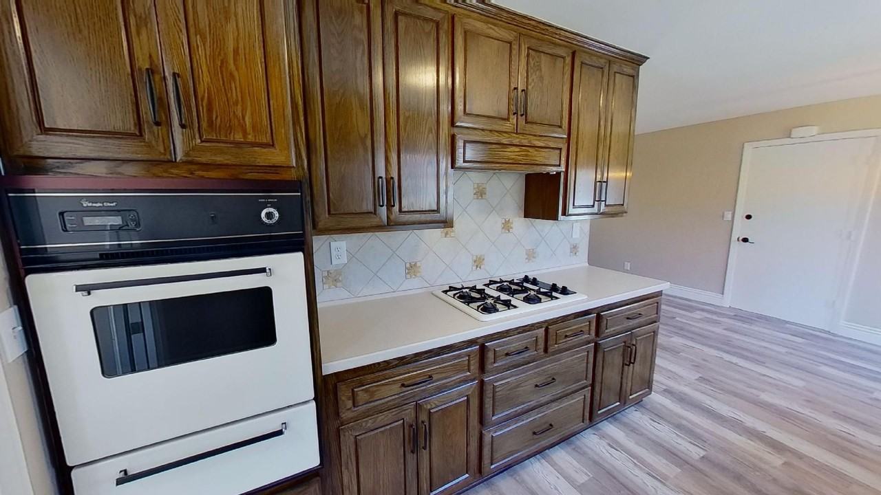 185 Harvard Ln - Photo 6 of 28
