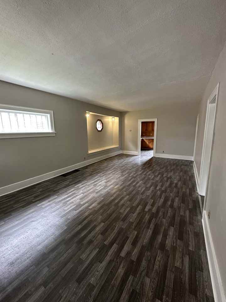 330 W 14th St #1 - Photo 2 of 13