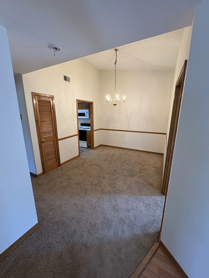 201 Brooke Castle Dr #1 - Photo 4 of 20