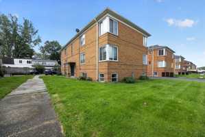 featured image of 18963 Hilliard Blvd