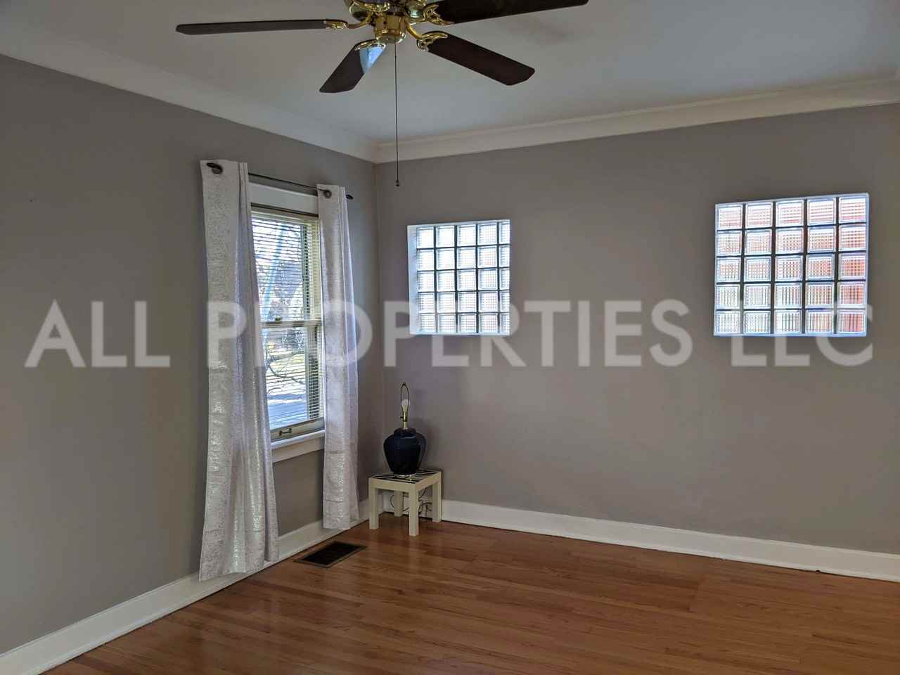 557 S Race St #1 - Photo 7 of 49