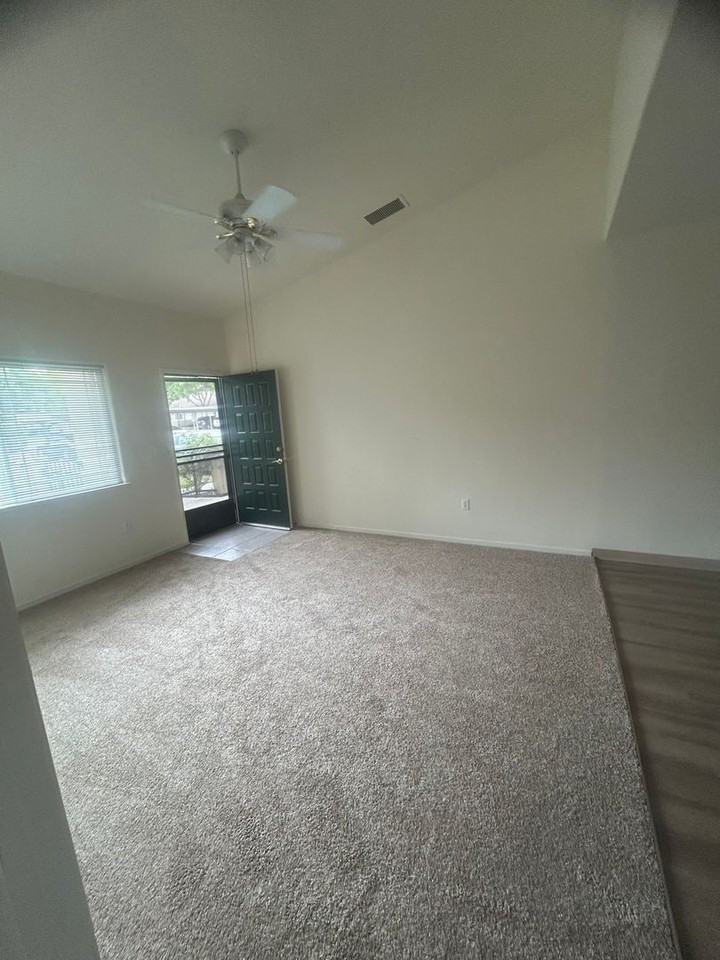 SIERRA HEARTLAND APTS - Photo 2 of 21