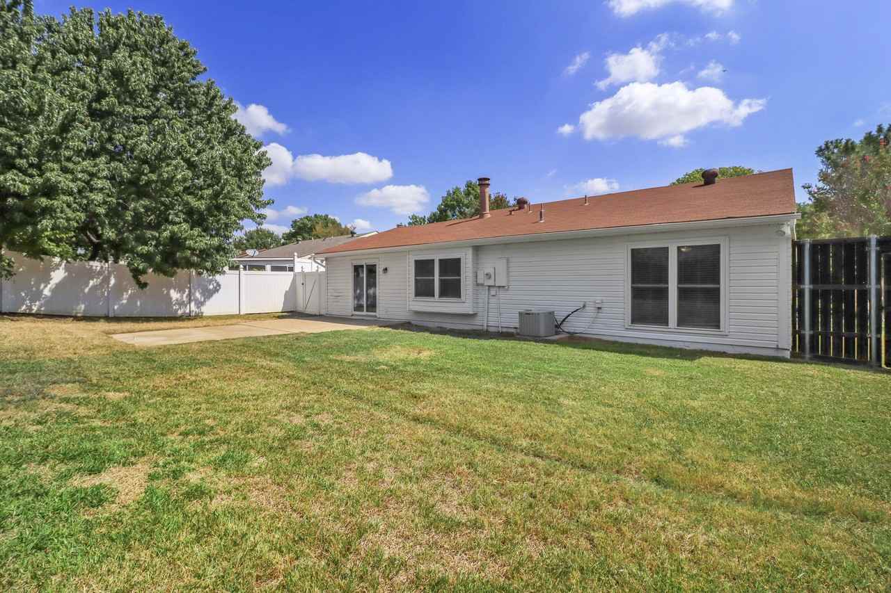 2601 Knoll Trl #1 - Photo 5 of 36