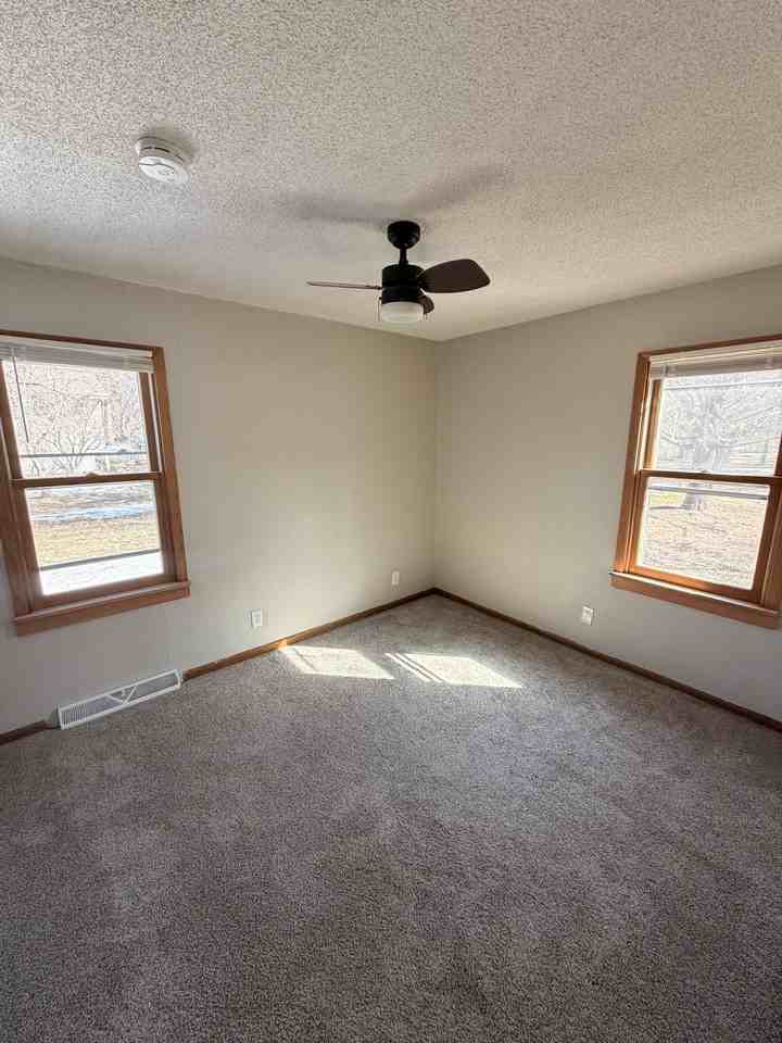 6909 Lakeview Dr #1 - Photo 4 of 10