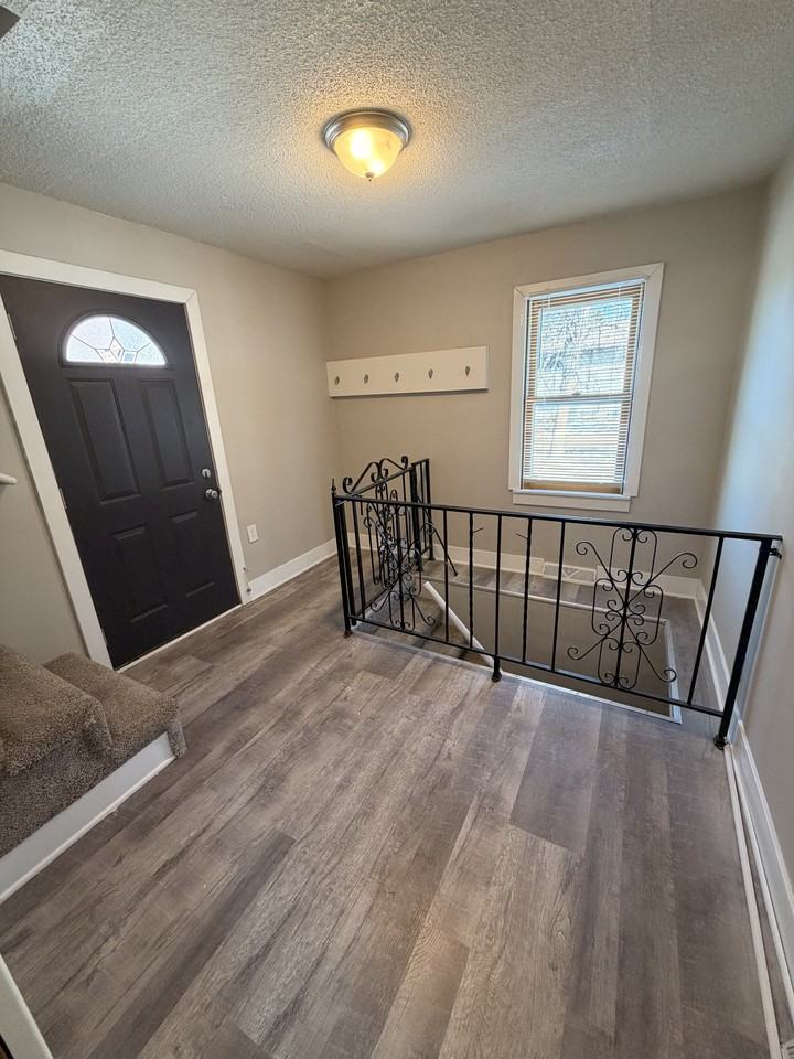 6909 Lakeview Dr #1 - Photo 6 of 10